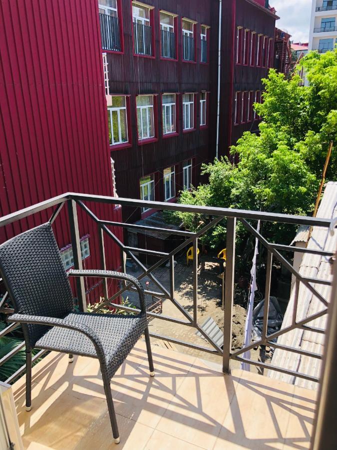 Hotel Dolphin Batumi Eksteriør billede