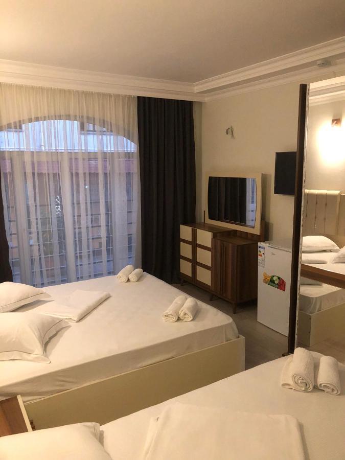 Hotel Dolphin Batumi Eksteriør billede